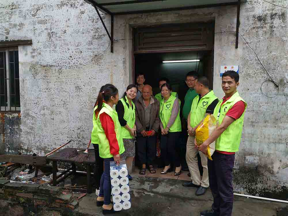 博皓與老人共度重陽