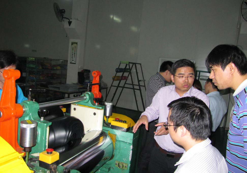 華為公司來(lái)東莞博皓電子硅膠制品廠(chǎng)